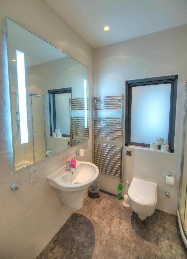 Bright And Spacious 3 Bedroom Apartment With Breathtaking Views - Goslm-5 Слима Екстериор снимка